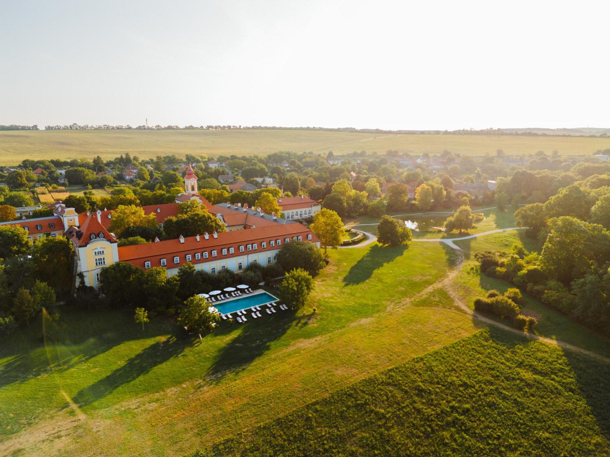 Hotel Chateau Bela ภายนอก รูปภาพ