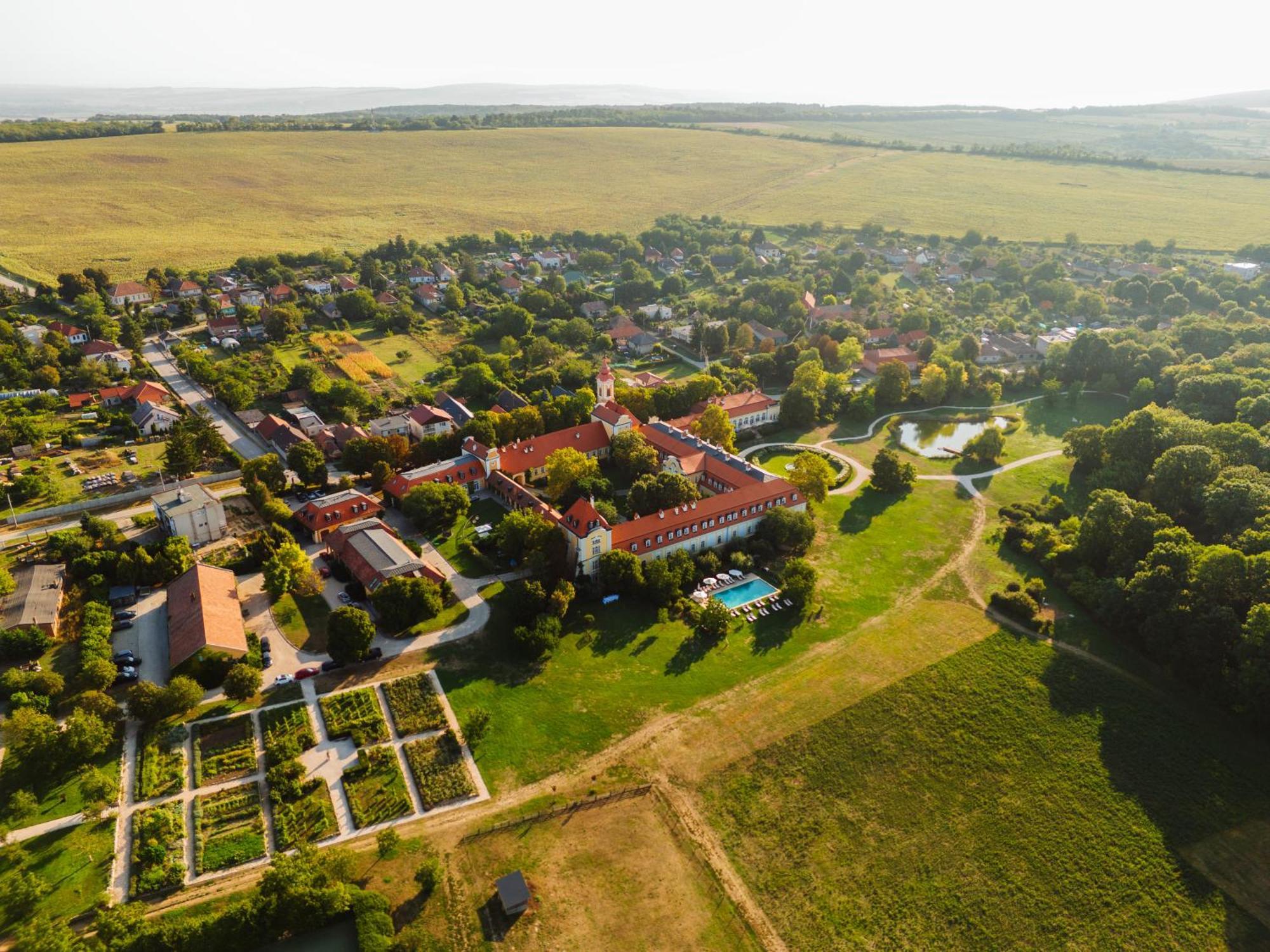 Hotel Chateau Bela ภายนอก รูปภาพ